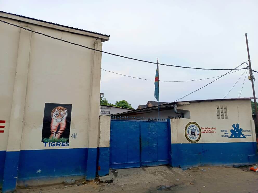 AAE3 Kimpese school building in Kinshasa
